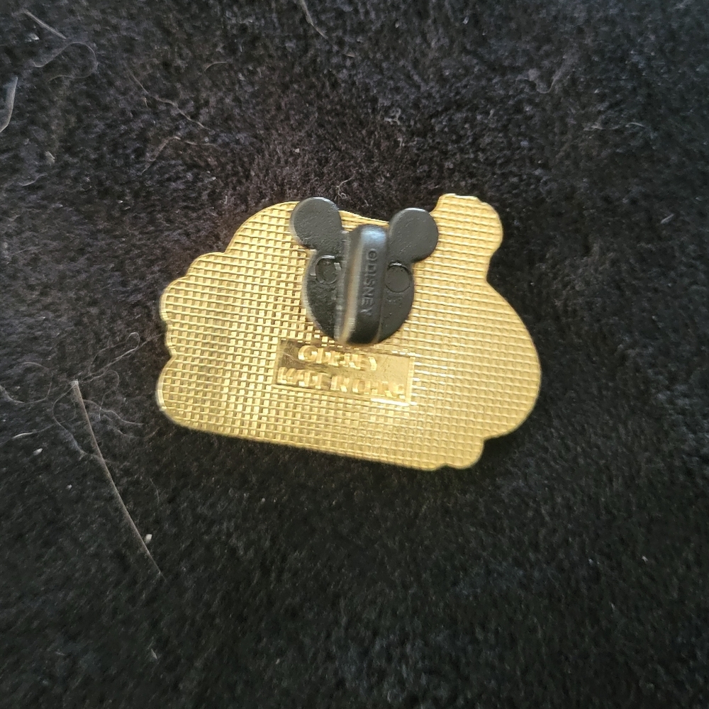 Disney Pins - Picture 5 of 7